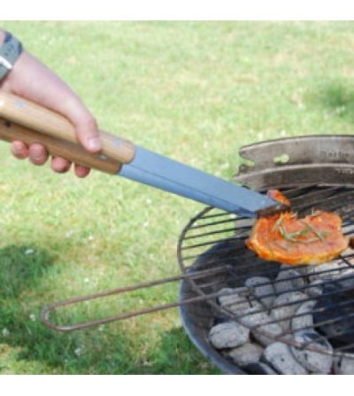 outils BBQ dans sac en jean